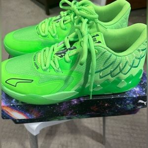 Basketball ball shoes Melo